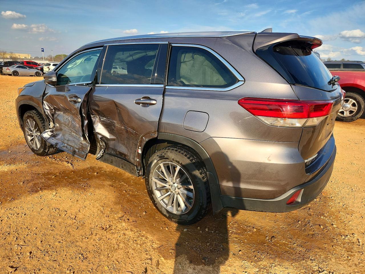 2019 TOYOTA HIGHLANDER