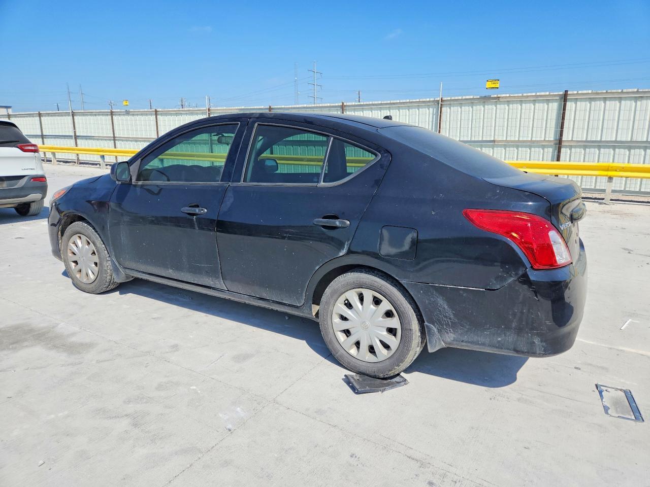 2015 NISSAN VERSA