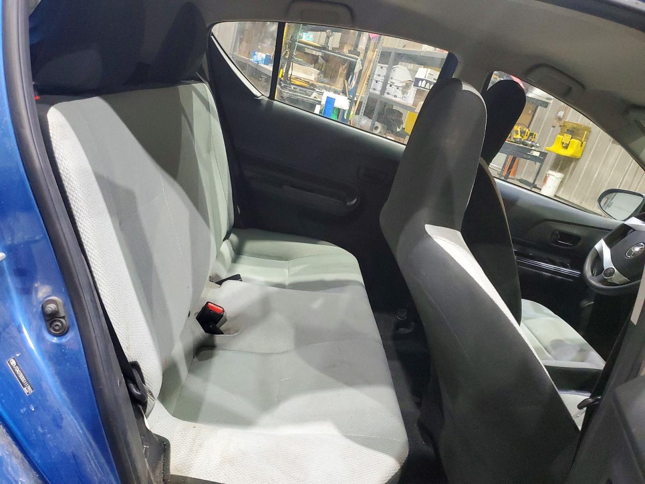 2016 TOYOTA Prius c