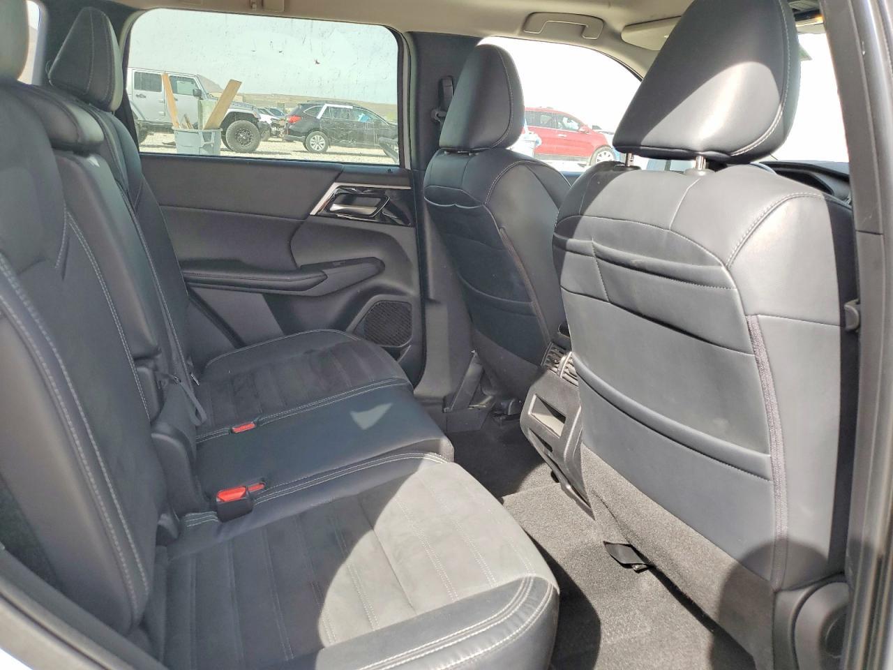 2022 MITSUBISHI outlander