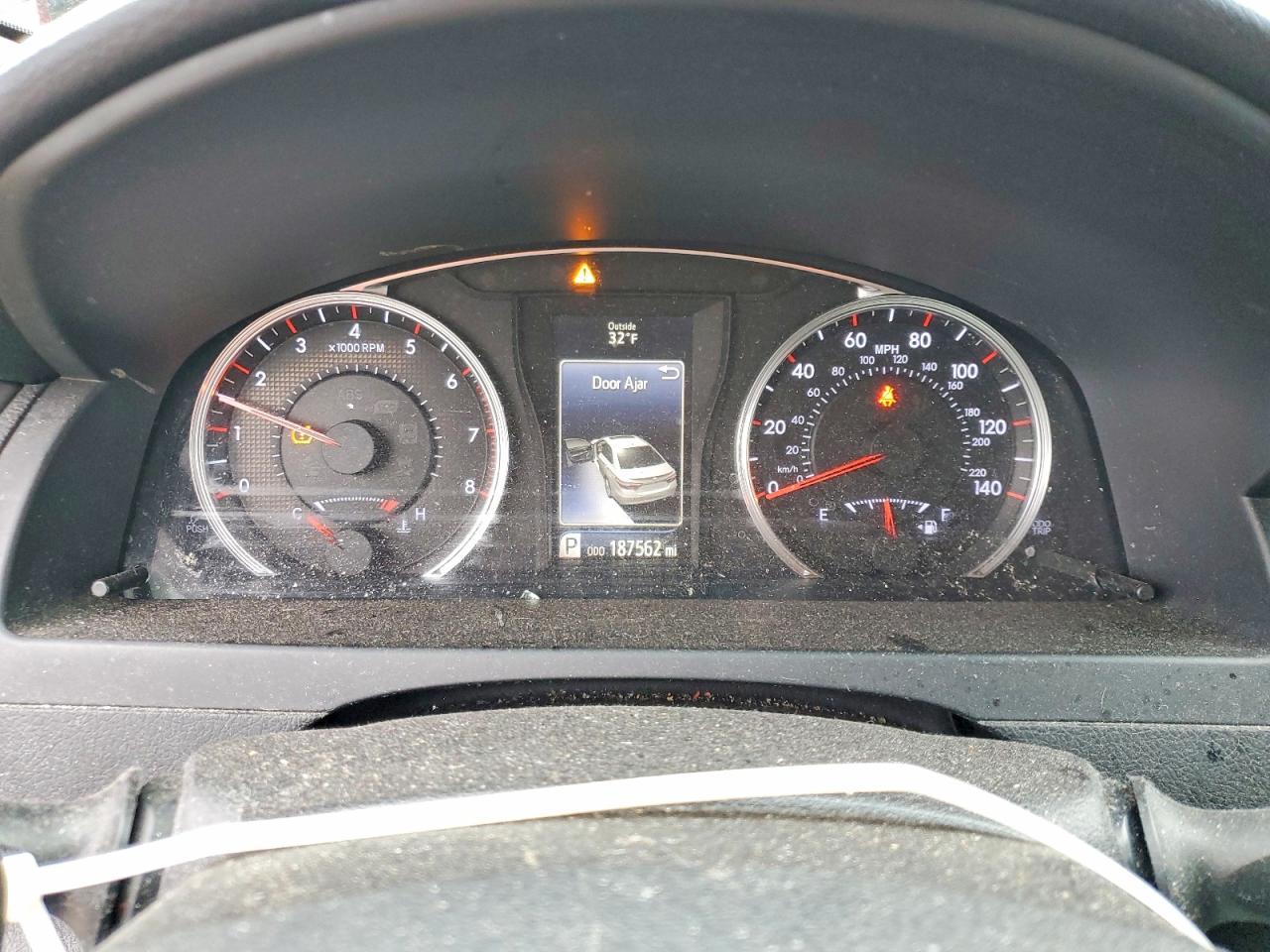 2016 TOYOTA CAMRY