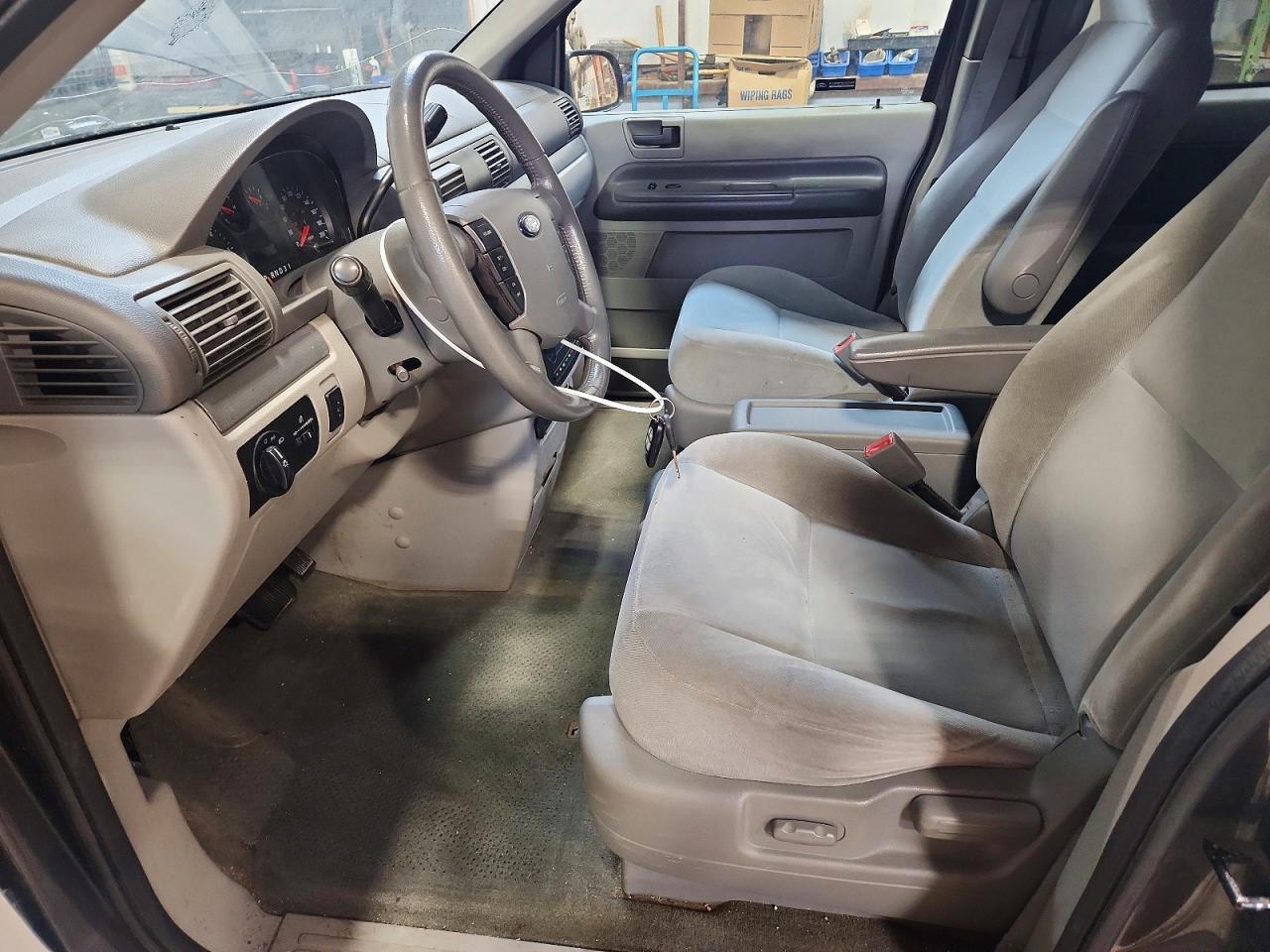 2004 FORD Freestar