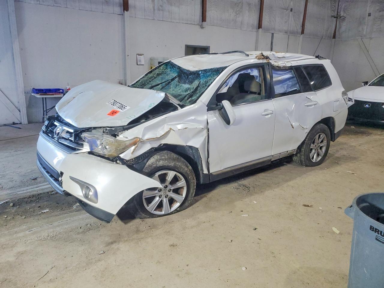 2011 TOYOTA HIGHLANDER
