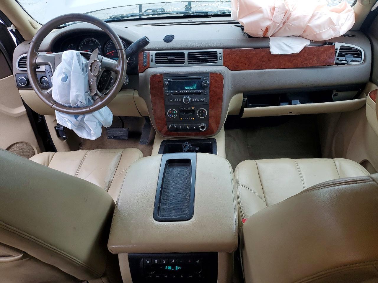 2011 CHEVROLET Suburban