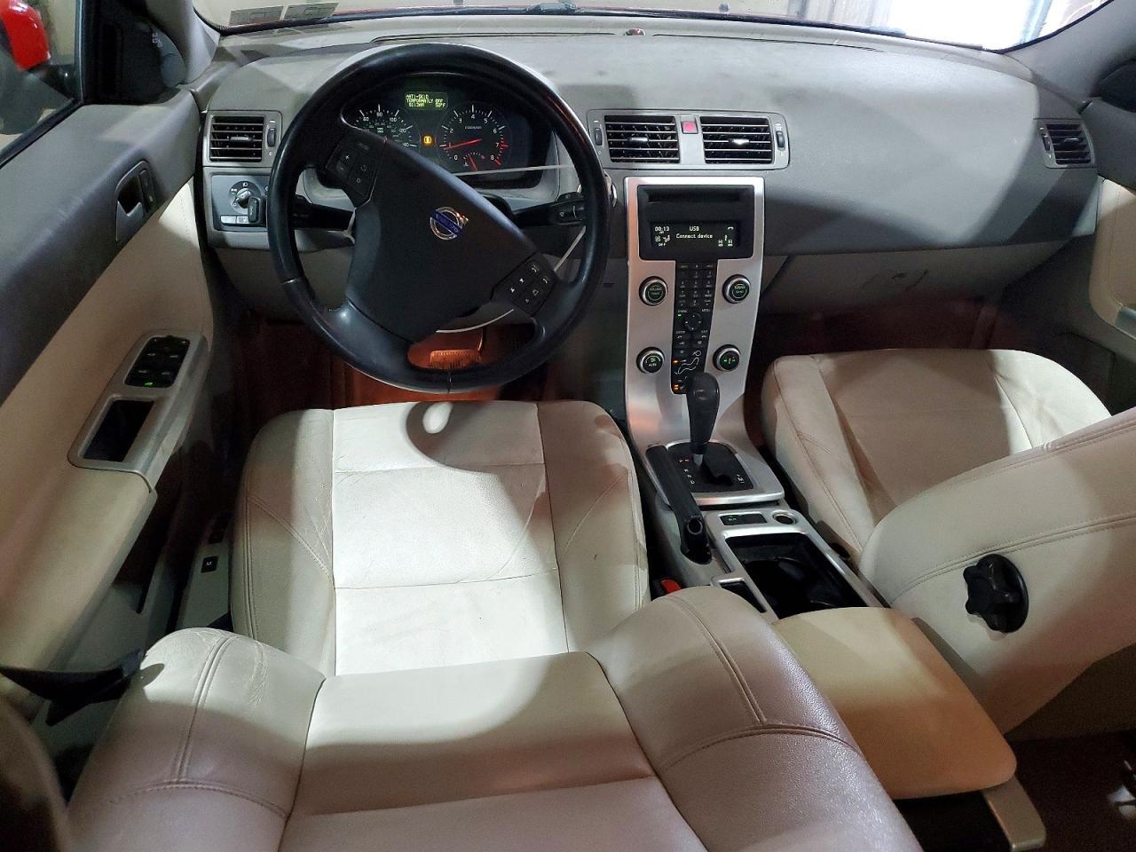 2011 VOLVO S40