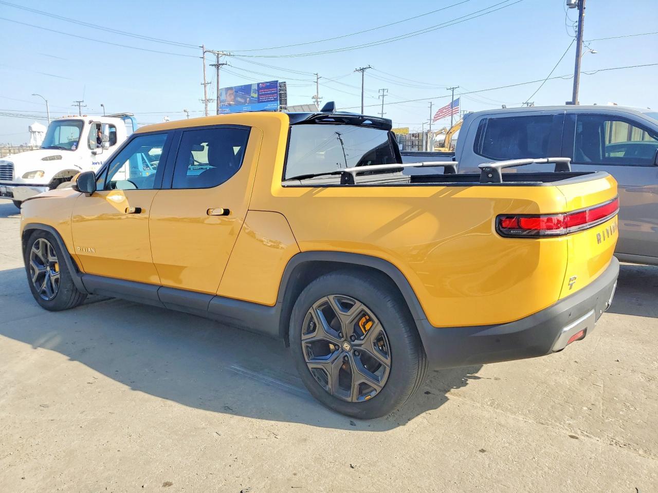 2023 RIVIAN R1t