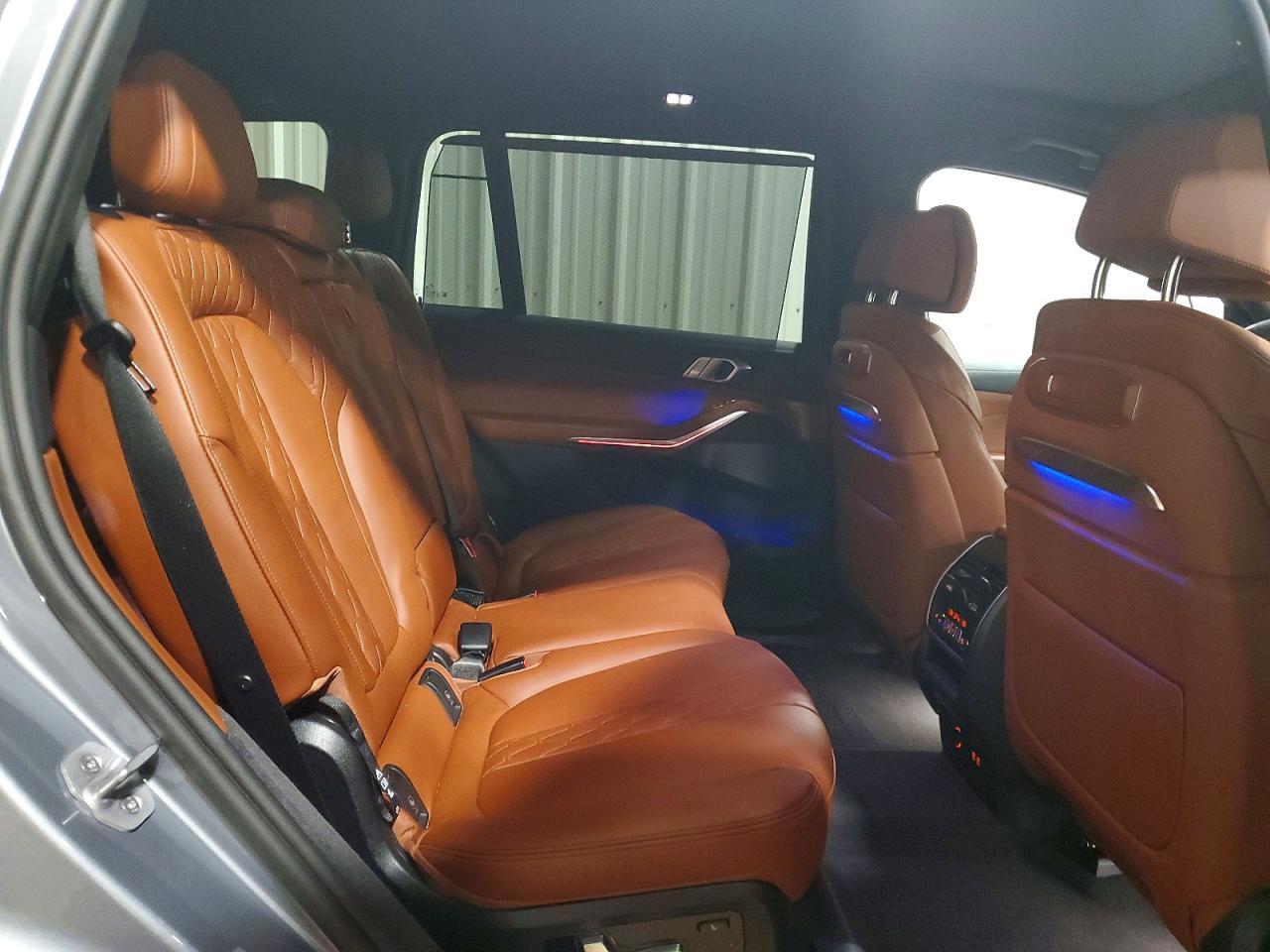2025 BMW X7