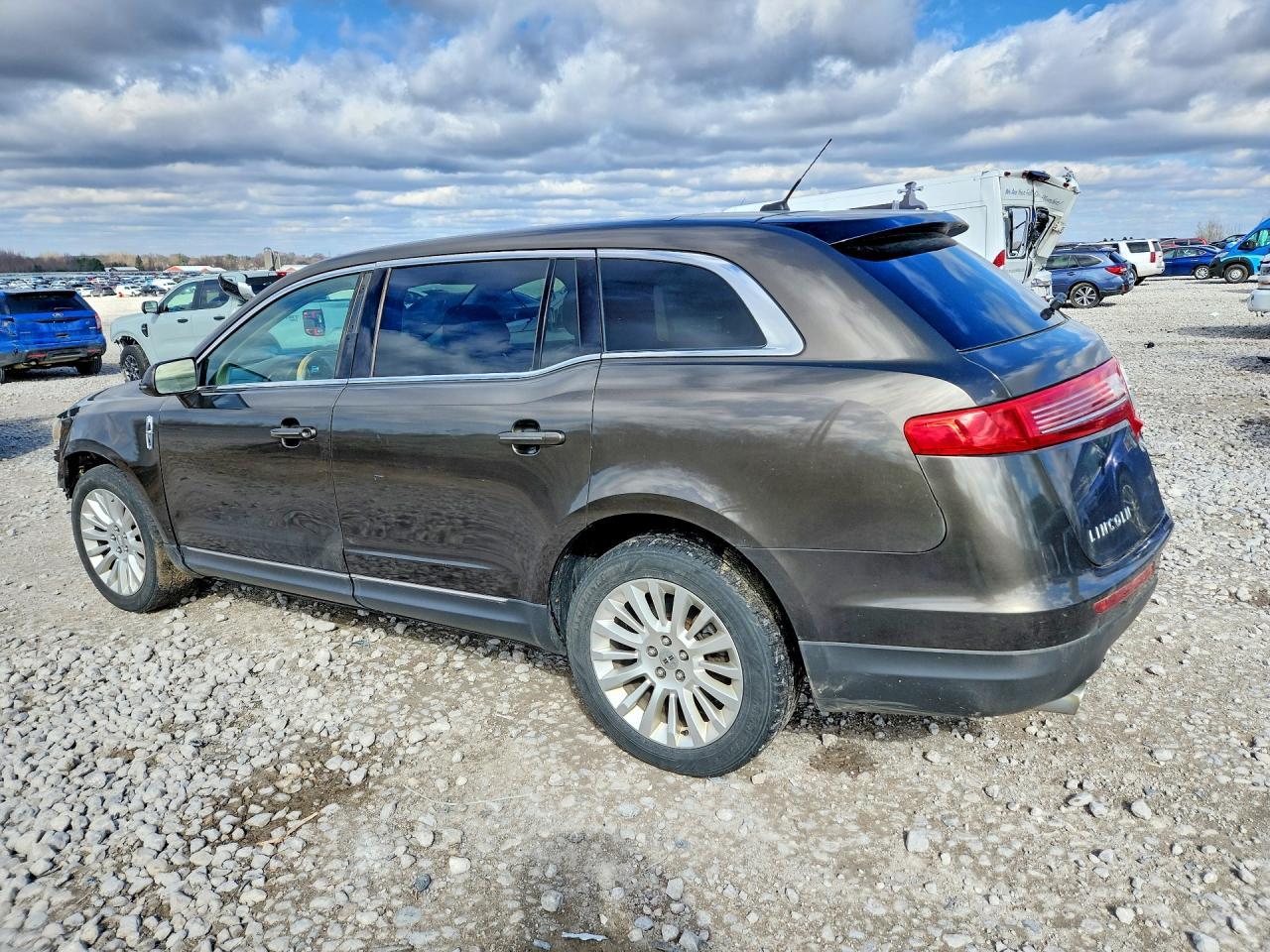 2011 LINCOLN MKT