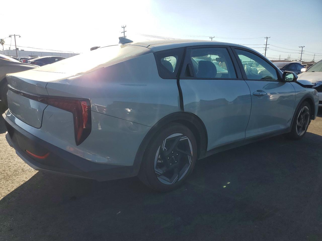 2025 KIA K4