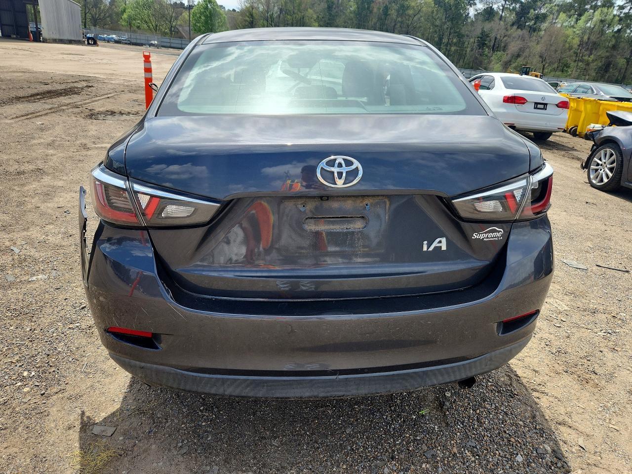 2017 TOYOTA YARIS