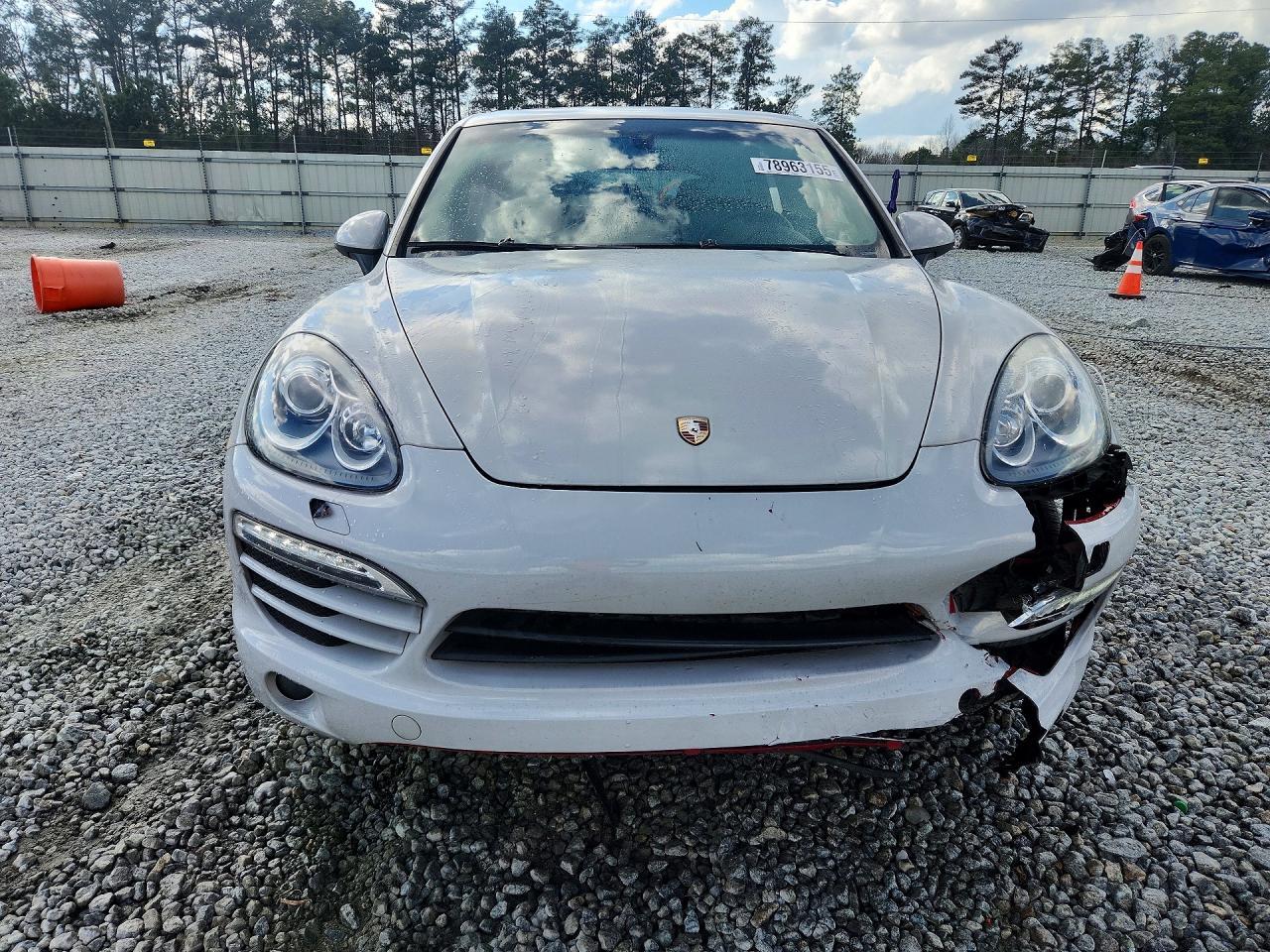 2014 PORSCHE CAYENNE