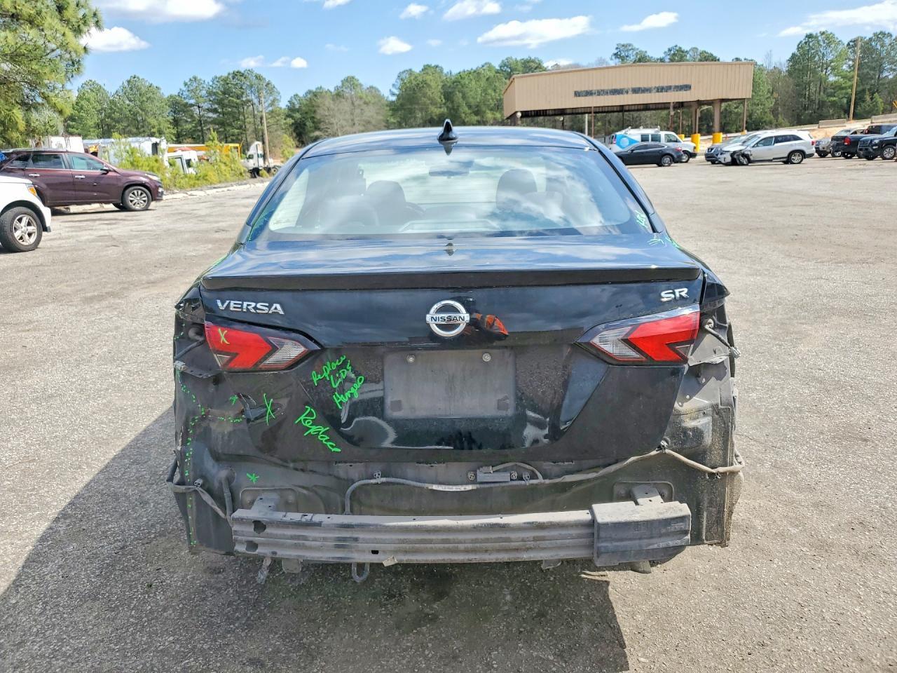 2021 NISSAN VERSA