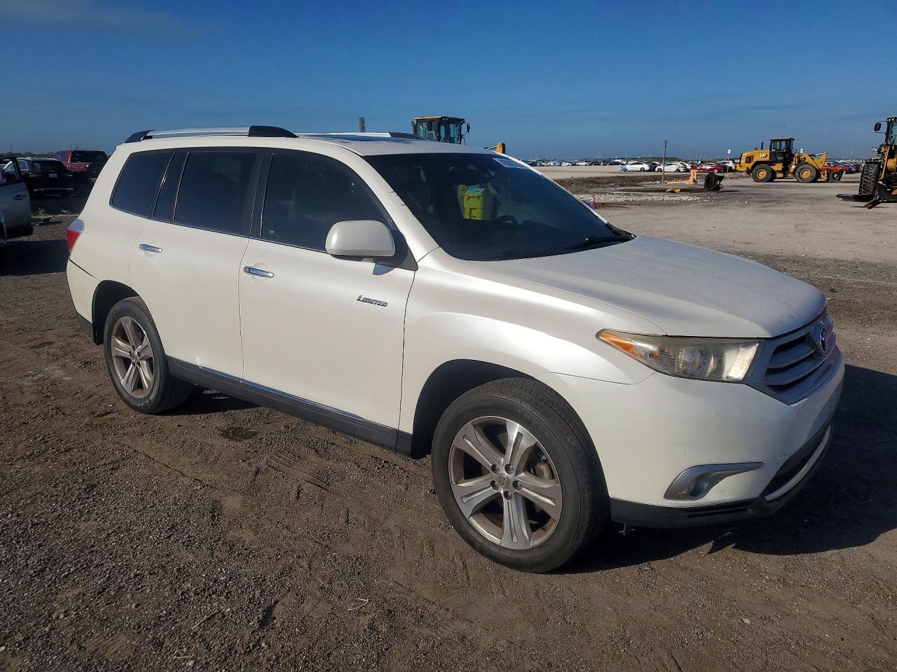 2013 TOYOTA HIGHLANDER