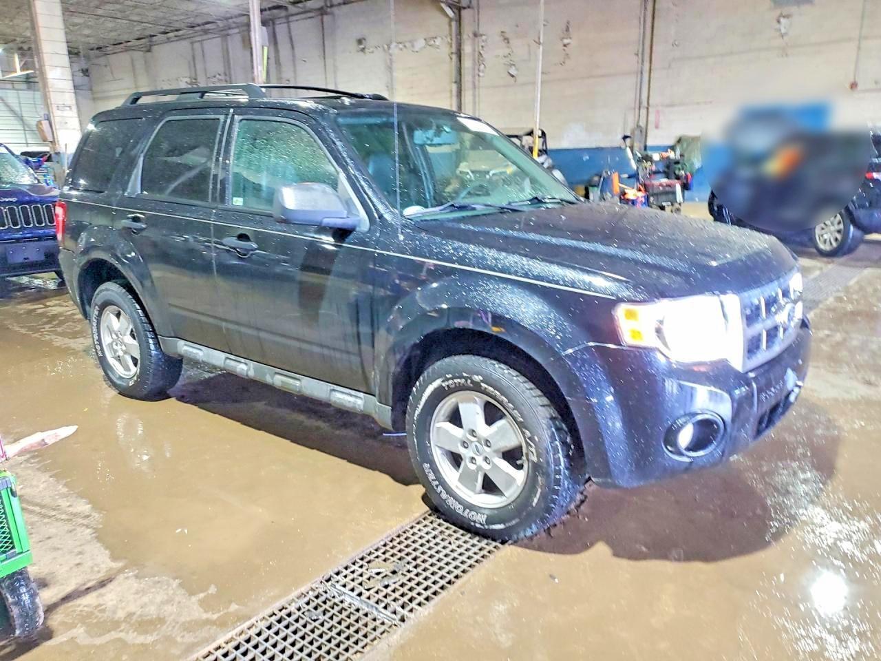 2010 FORD ESCAPE