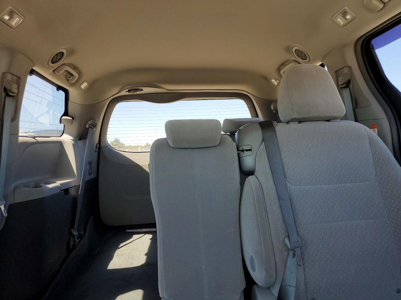 2017 TOYOTA SIENNA