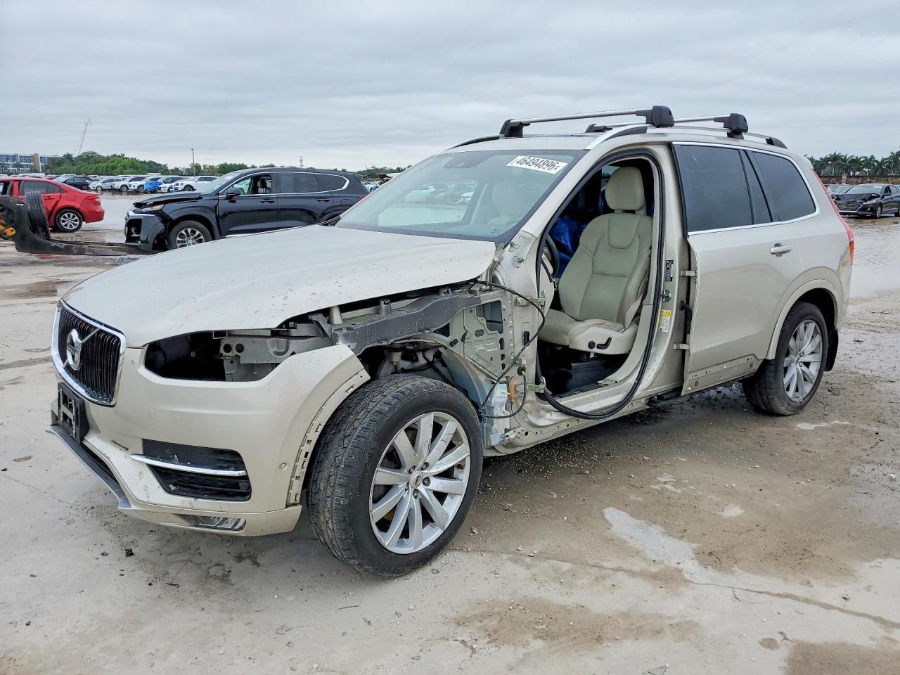 2017 VOLVO XC90