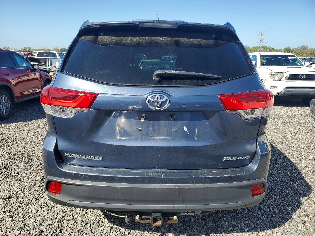 2017 TOYOTA HIGHLANDER