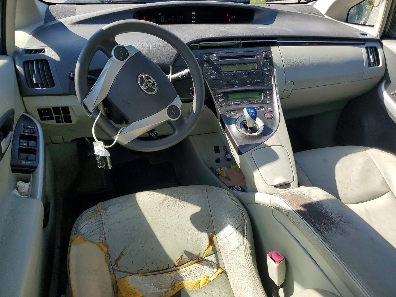 2011 TOYOTA PRIUS