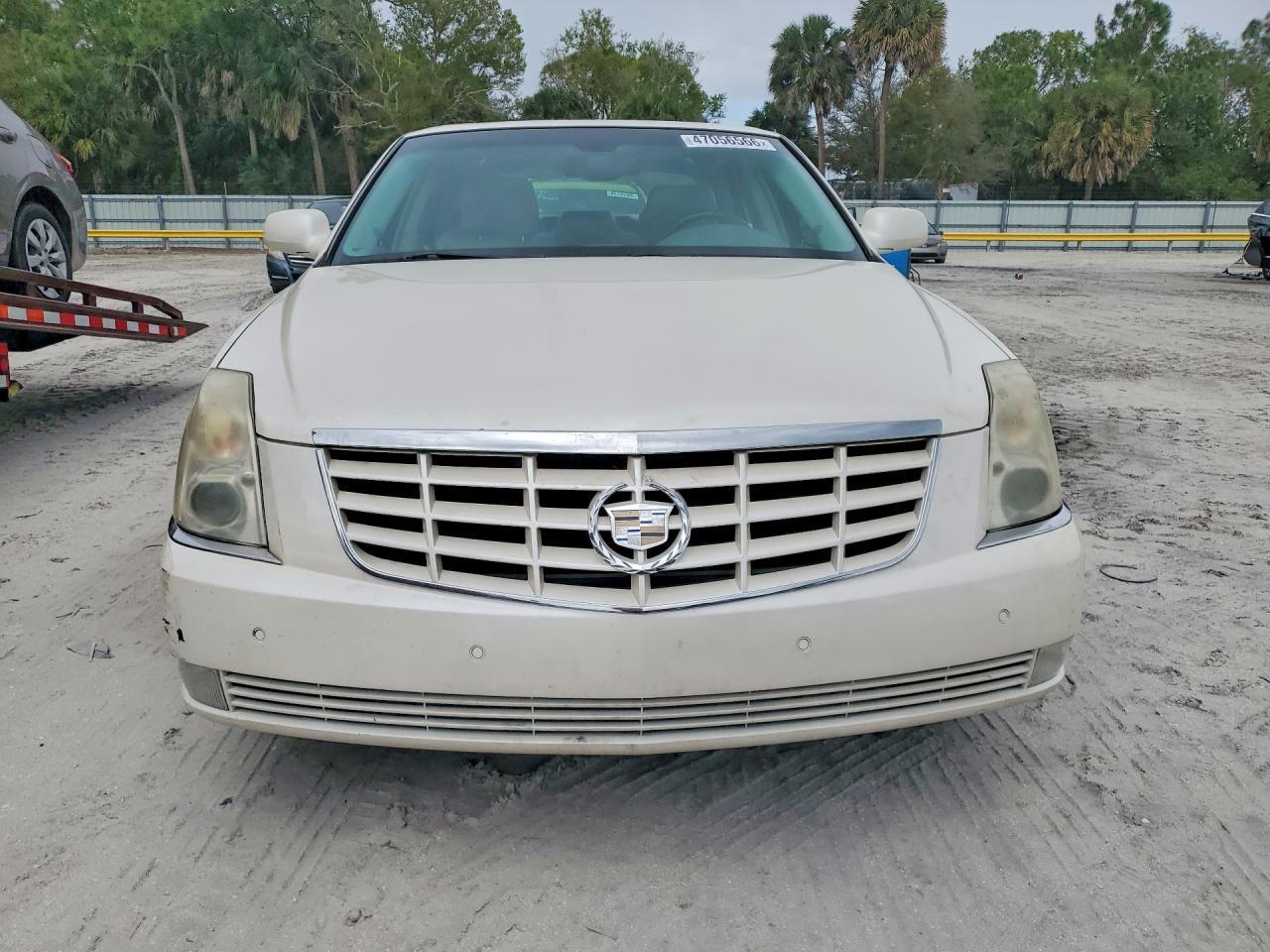 2011 CADILLAC DTS