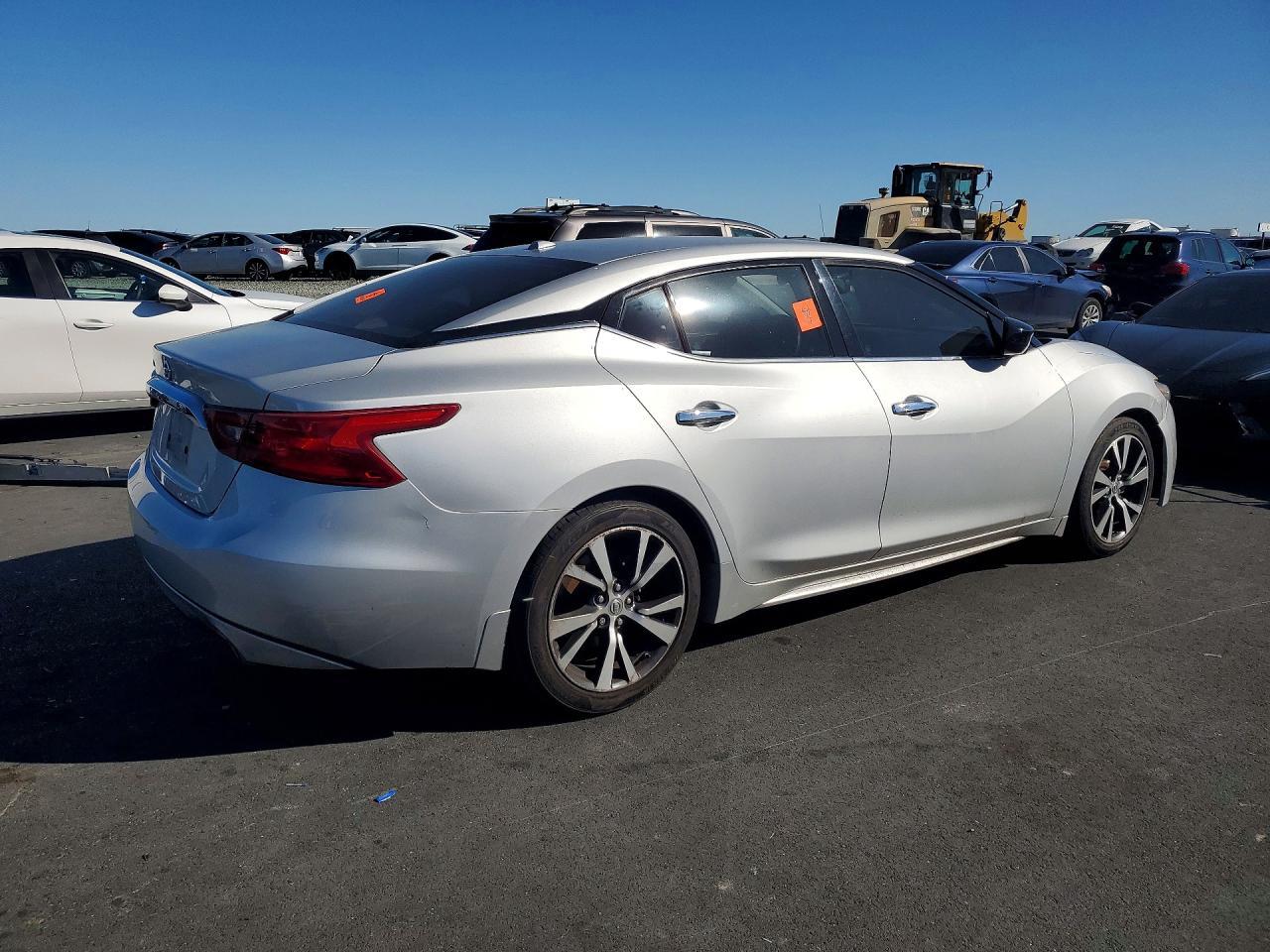 2017 NISSAN Maxima