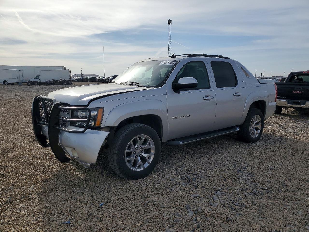 2011 CHEVROLET Avalanche