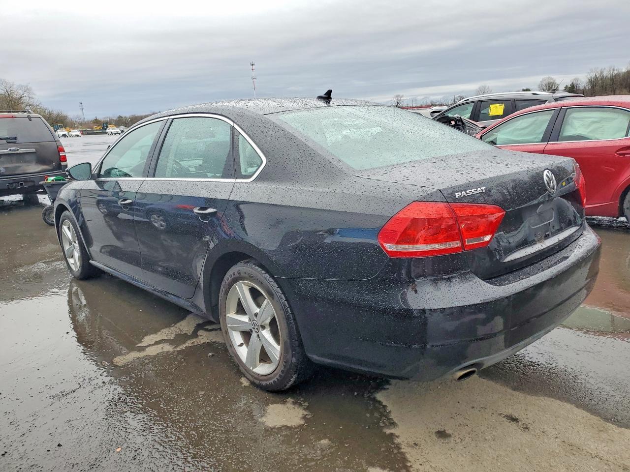 2012 VOLKSWAGEN Passat
