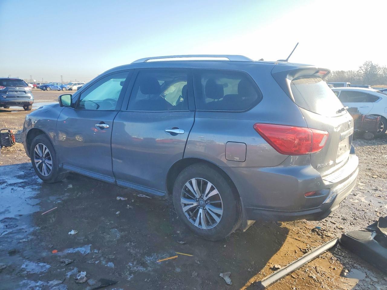2017 NISSAN PATHFINDER
