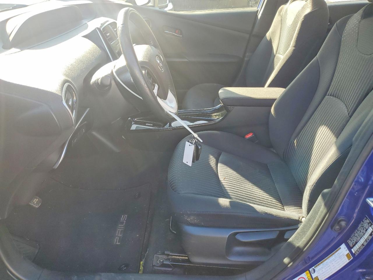 2016 TOYOTA PRIUS