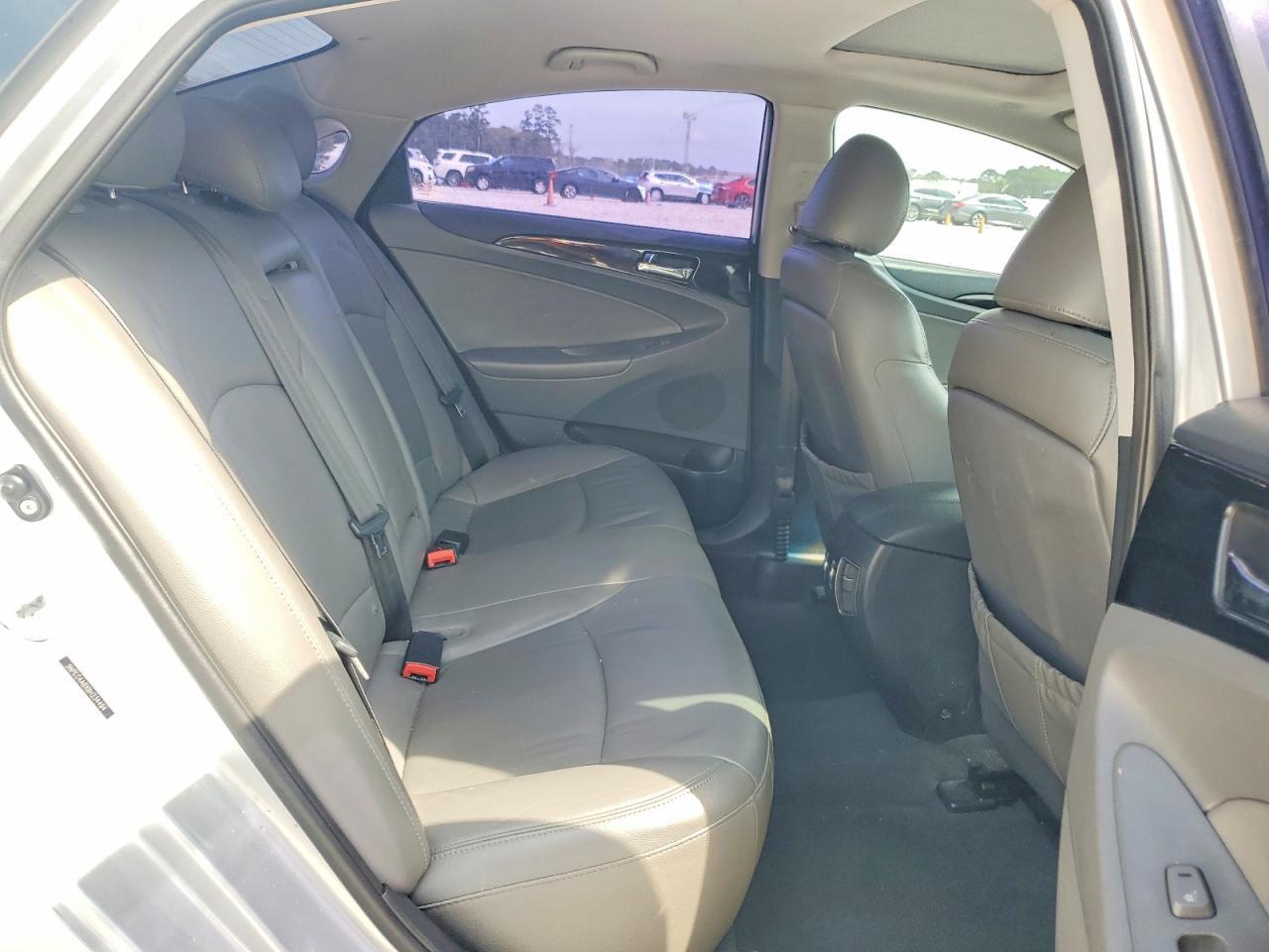 2011 HYUNDAI SONATA