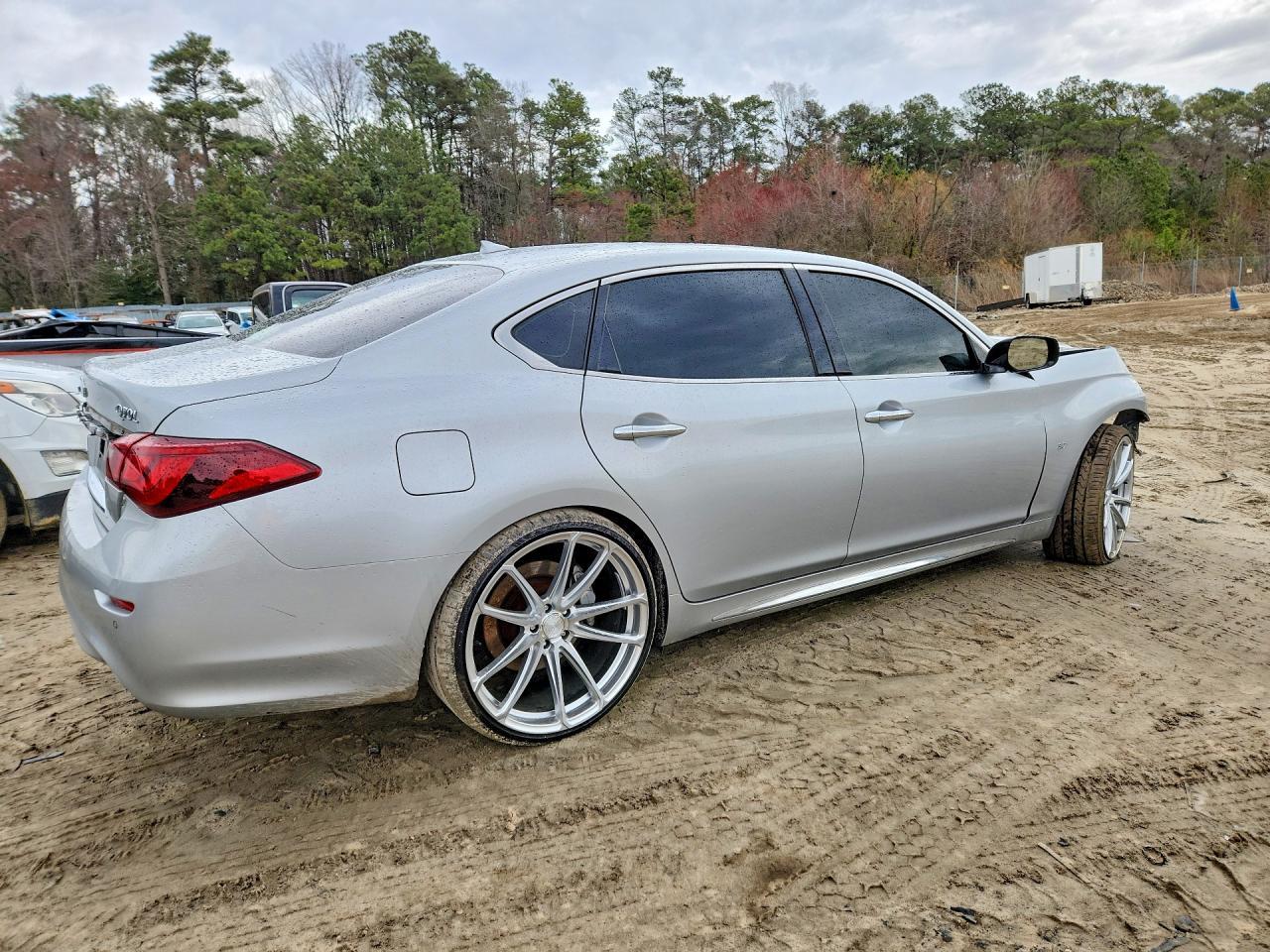 2016 INFINITI Q70