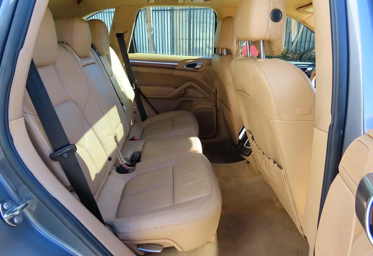 2011 PORSCHE CAYENNE
