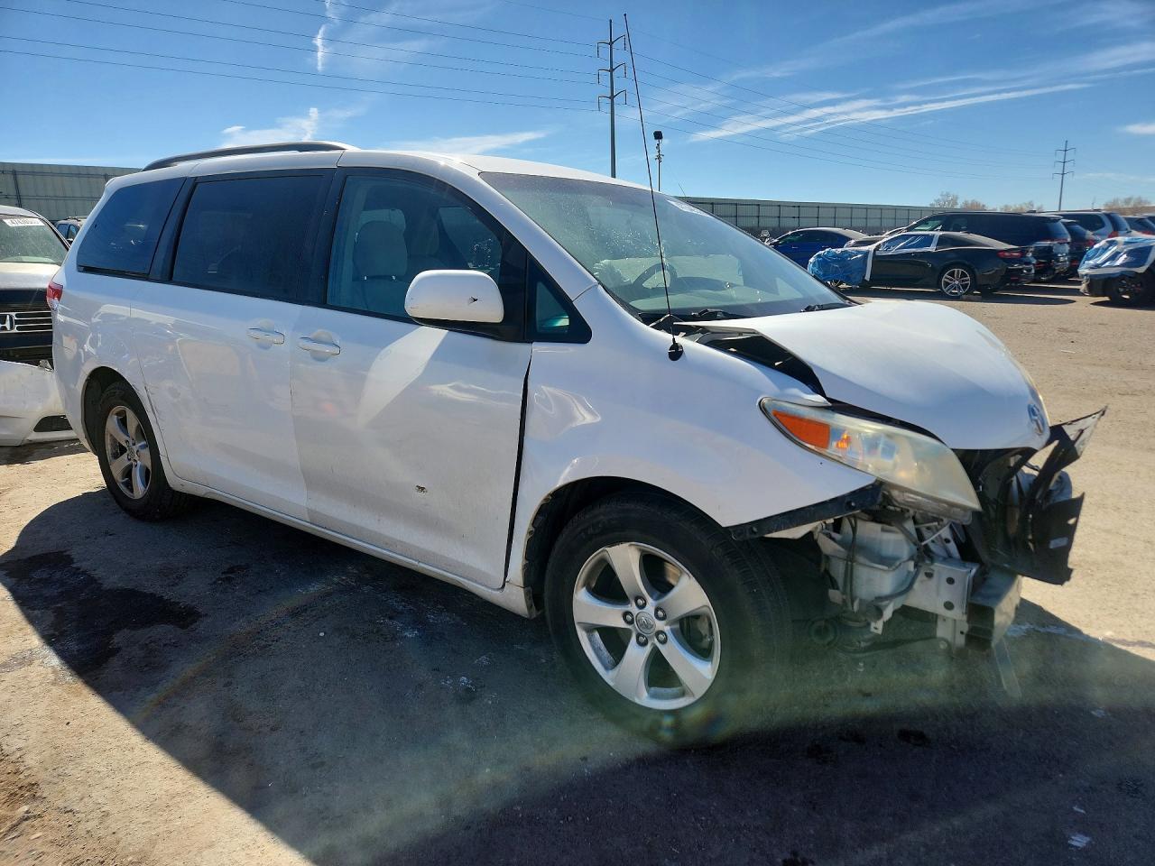2014 TOYOTA SIENNA