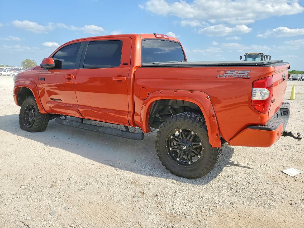 2017 TOYOTA TUNDRA