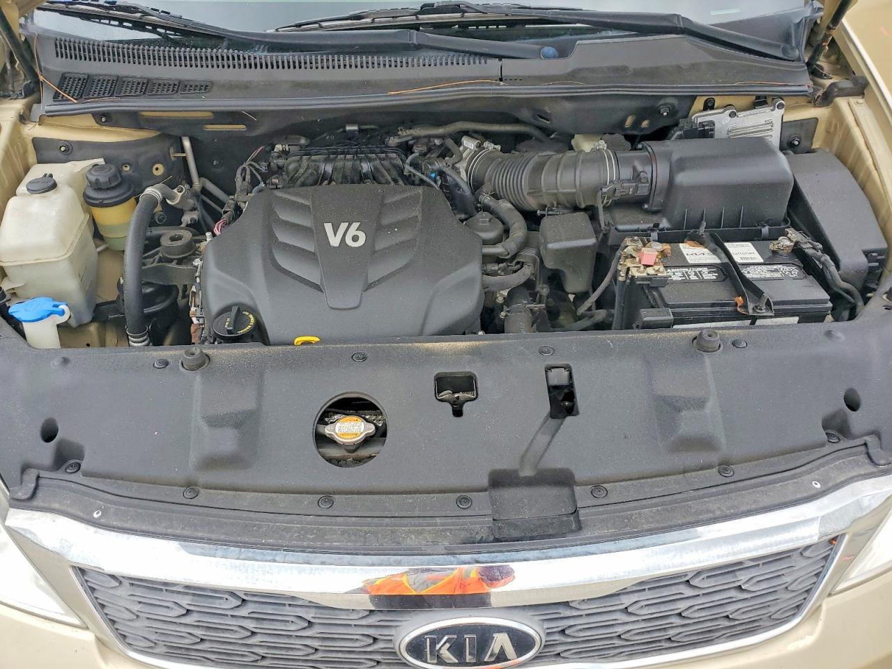 2011 KIA SEDONA