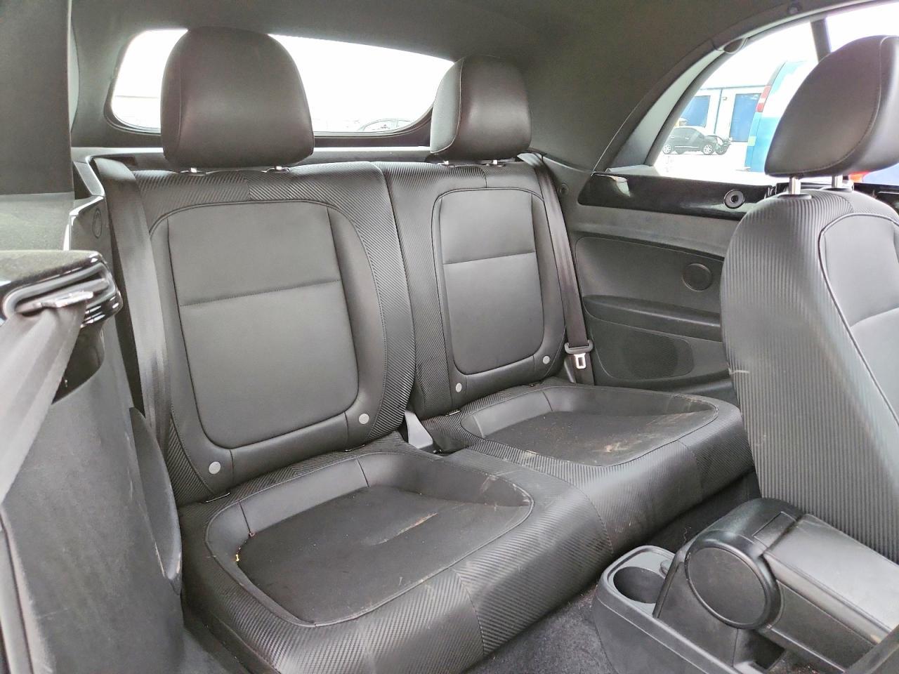 2016 VOLKSWAGEN Beetle