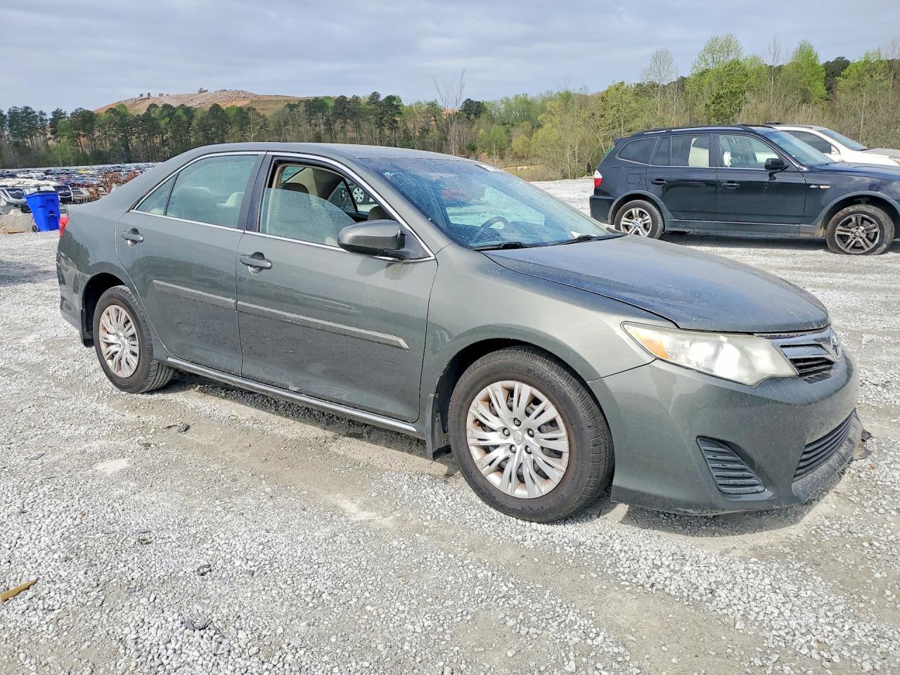 2014 TOYOTA CAMRY