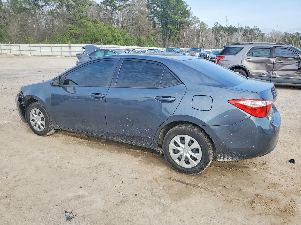 2015 TOYOTA COROLLA
