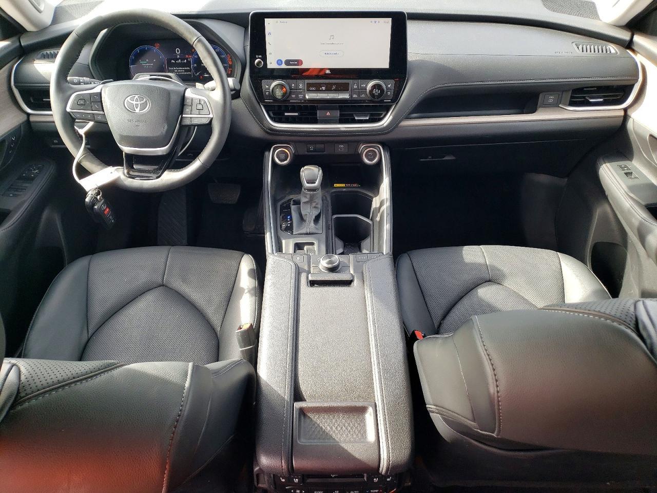 2026 TOYOTA HIGHLANDER