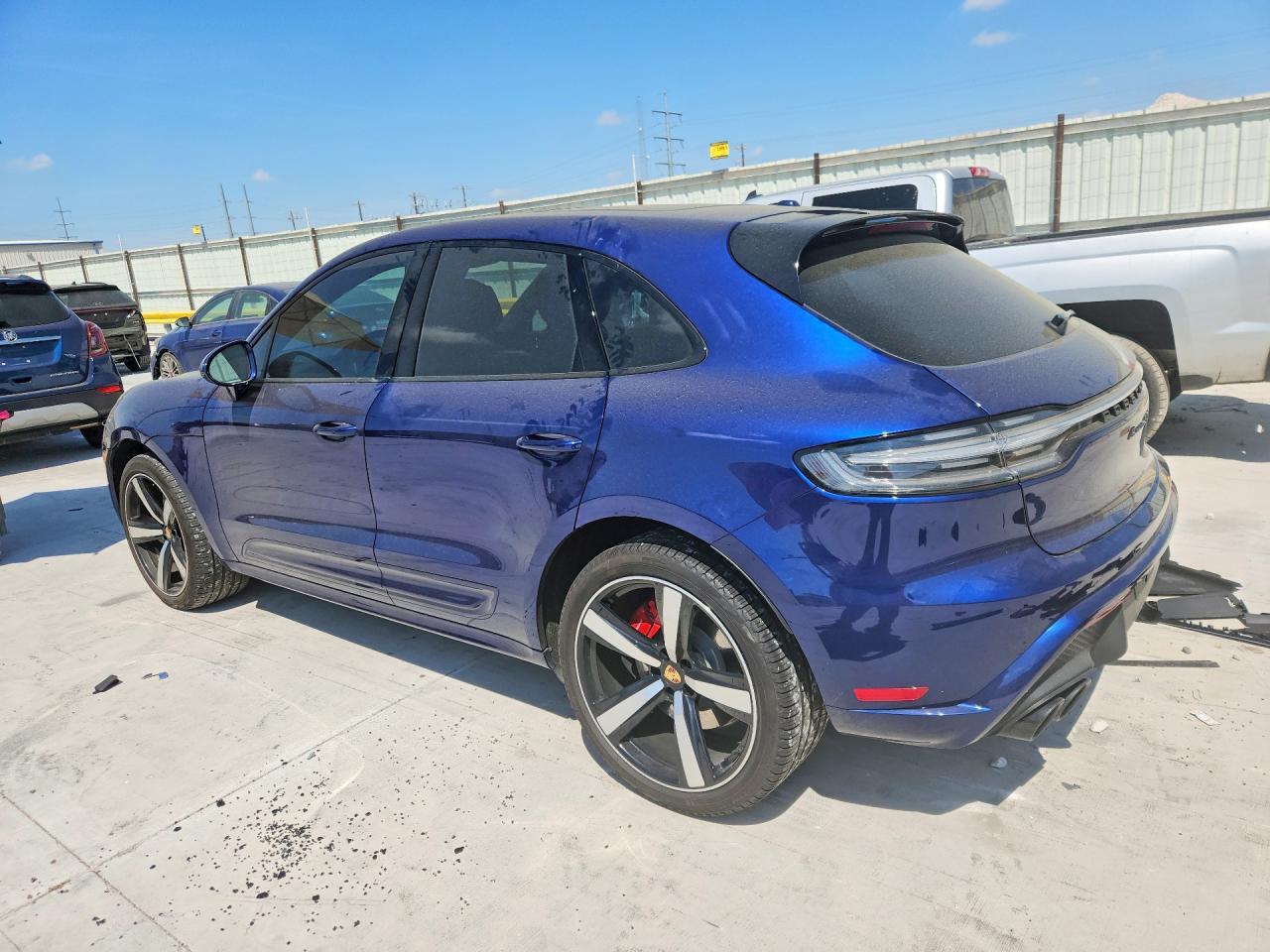 2023 PORSCHE Macan