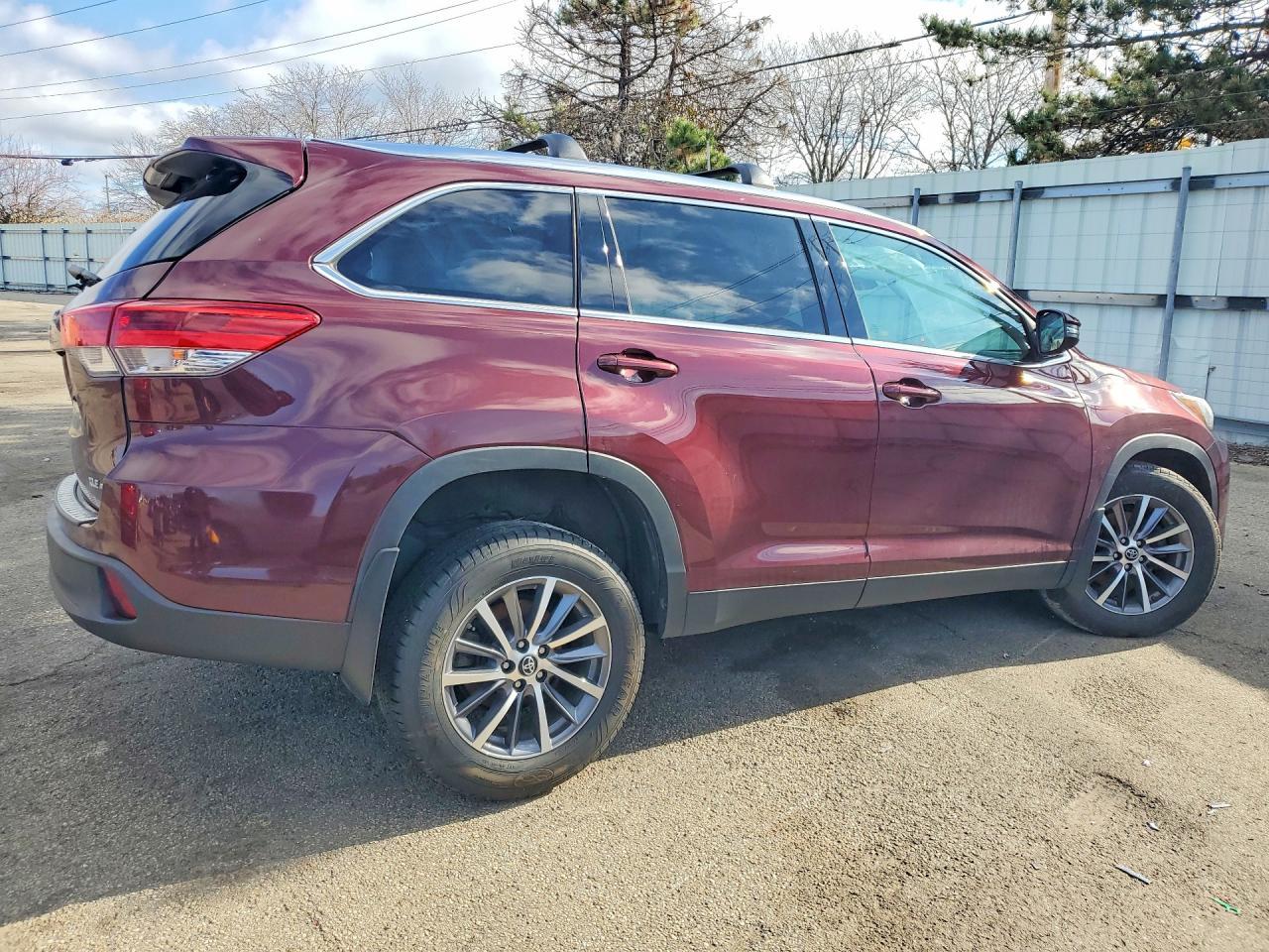 2019 TOYOTA HIGHLANDER