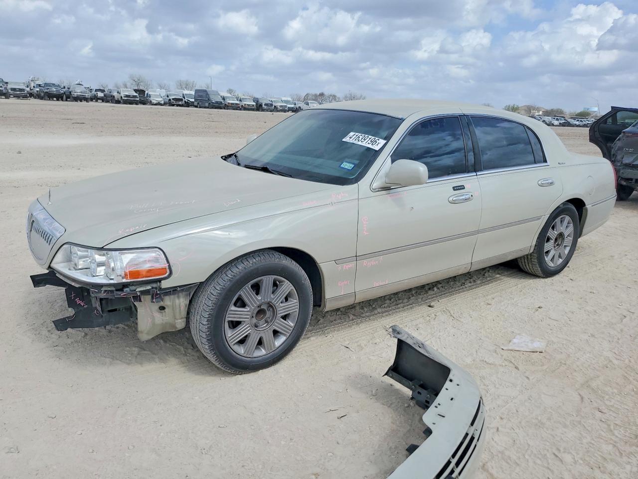 2007 LINCOLN Town Car