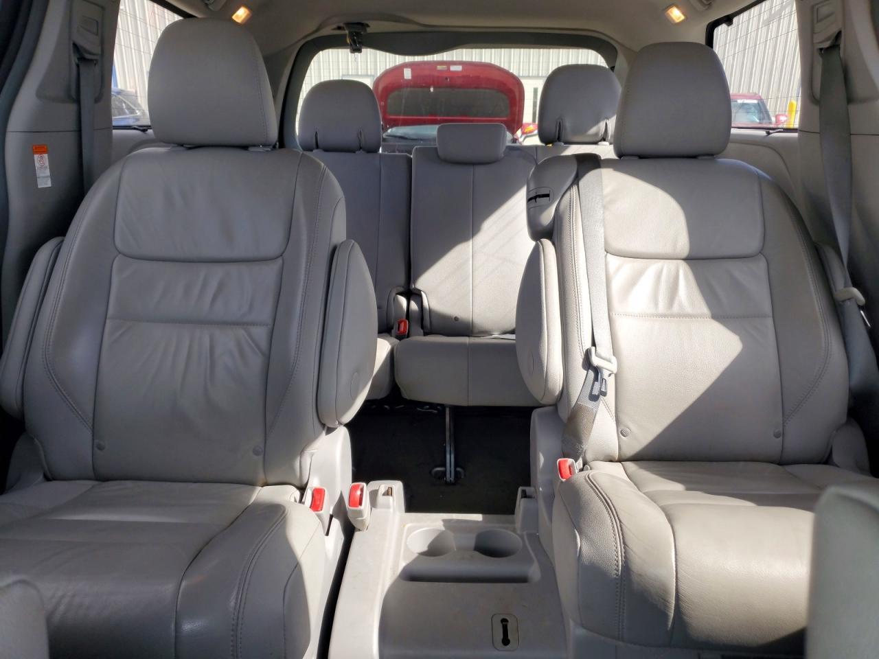 2017 TOYOTA SIENNA