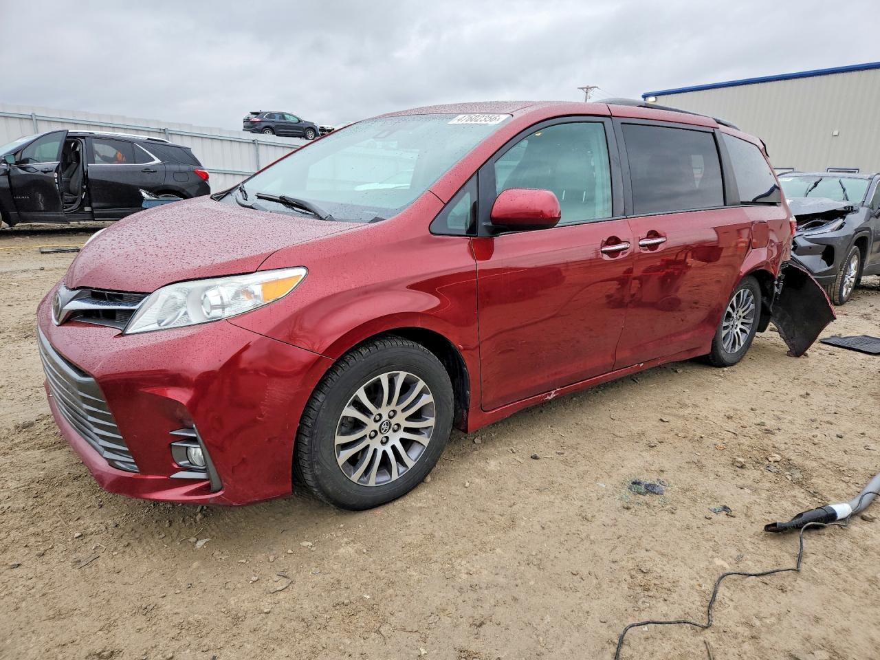 2018 TOYOTA SIENNA