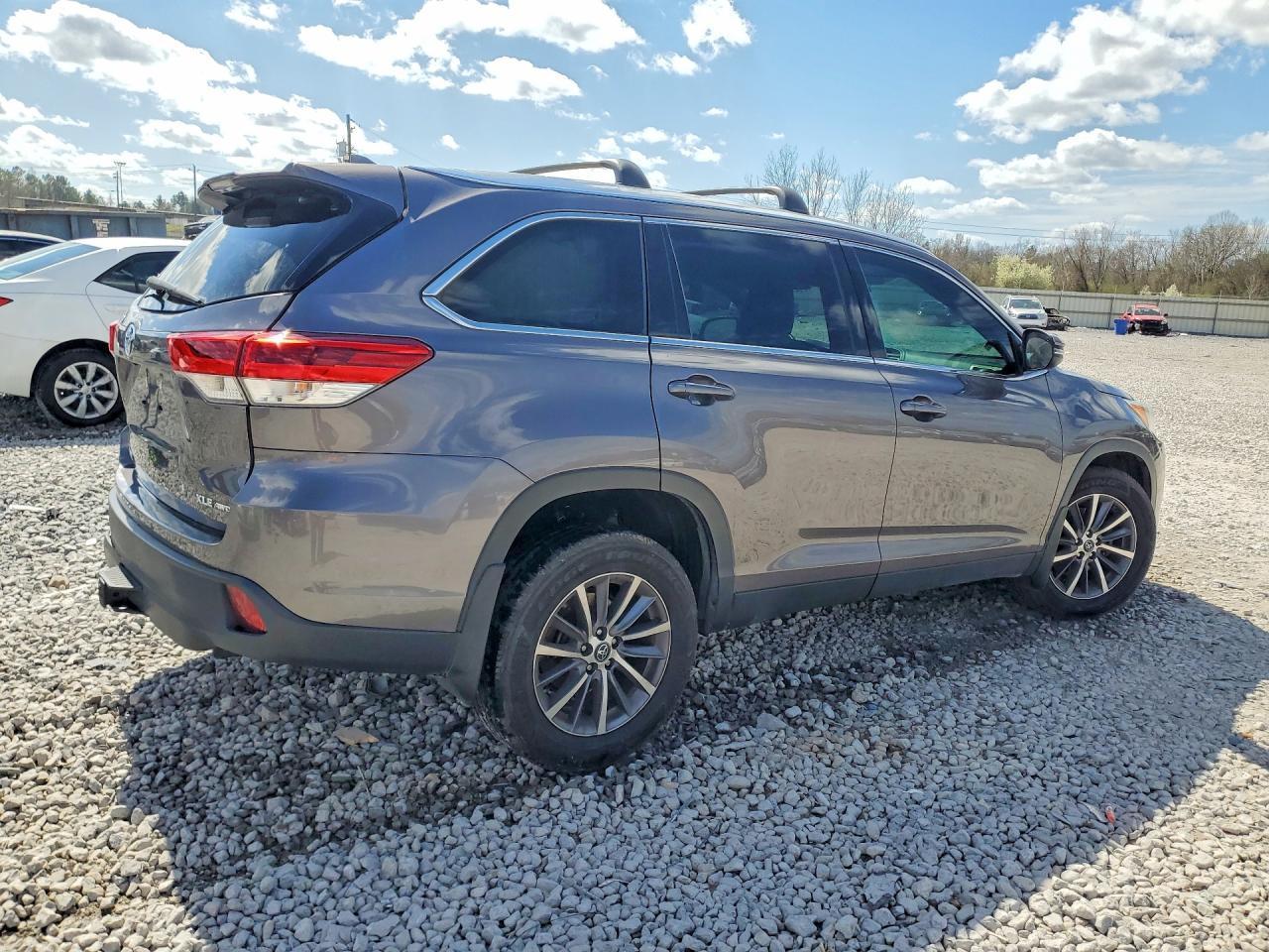 2019 TOYOTA HIGHLANDER