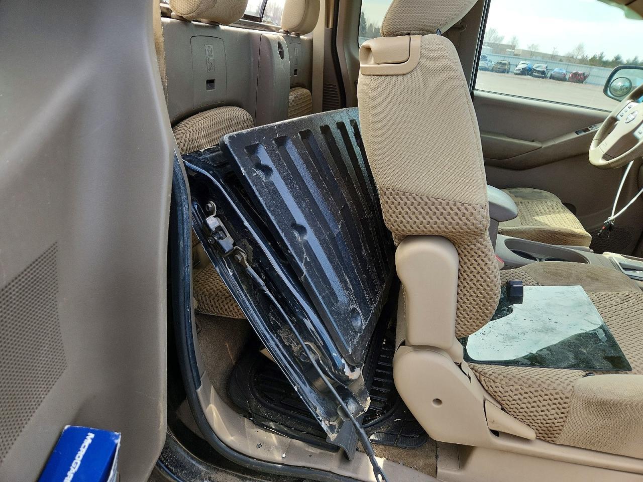 2012 NISSAN Frontier