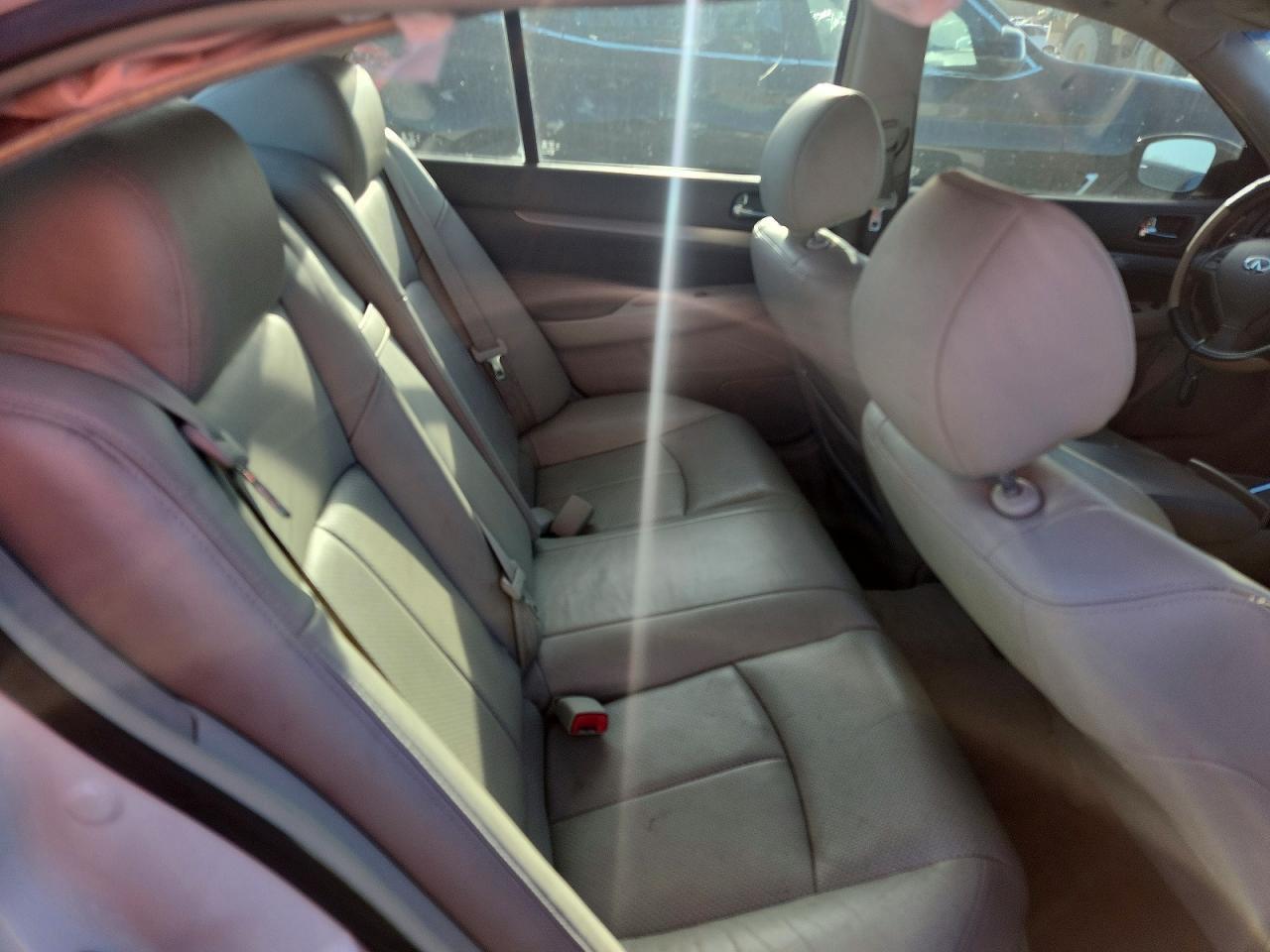 2011 INFINITI G25