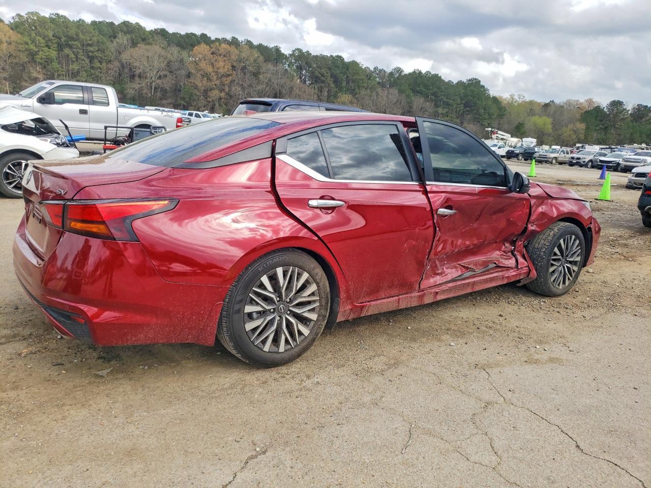 2024 NISSAN ALTIMA
