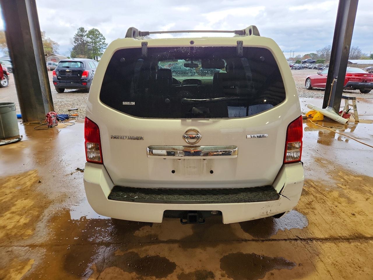 2011 NISSAN PATHFINDER