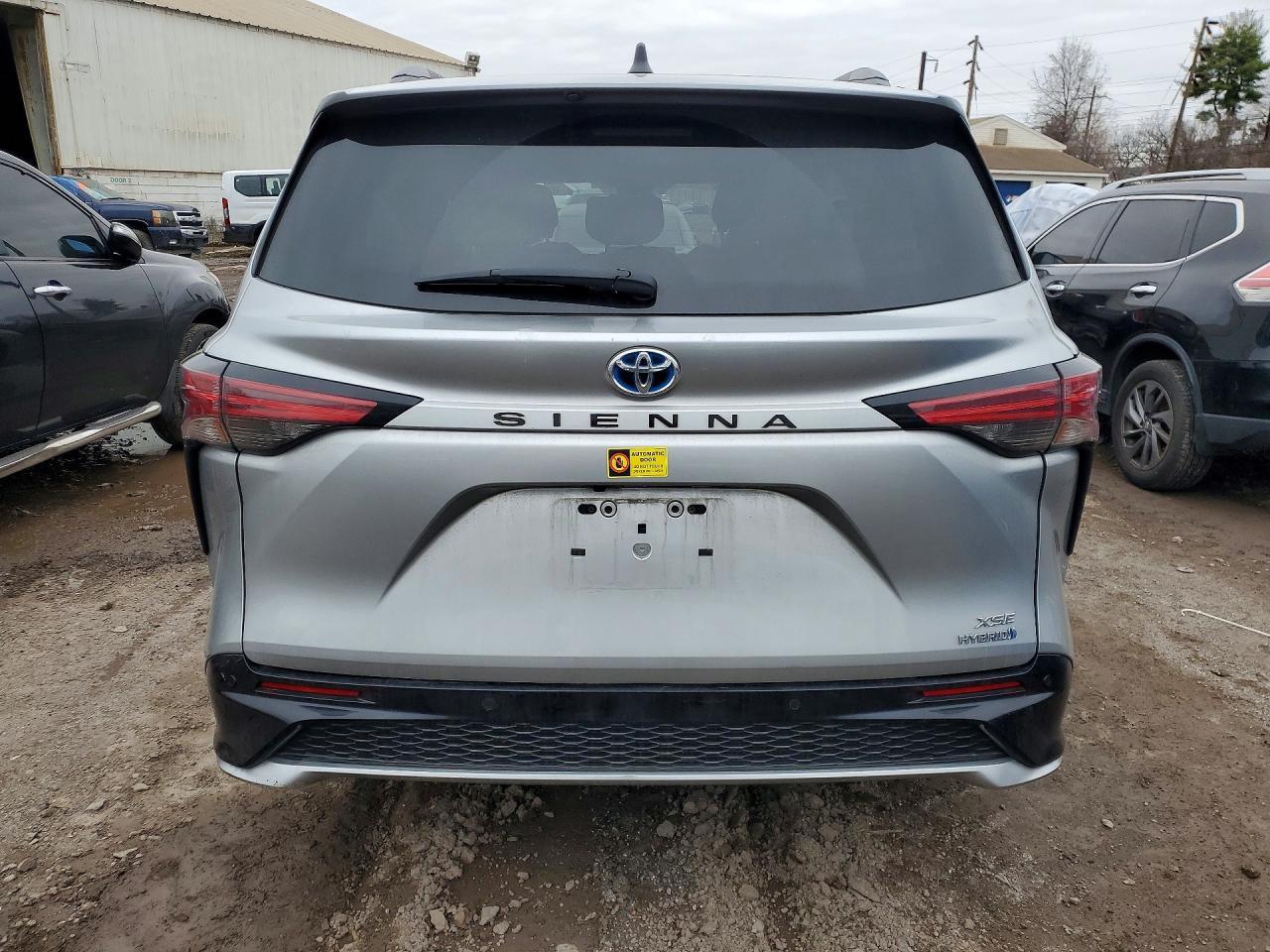 2021 TOYOTA SIENNA