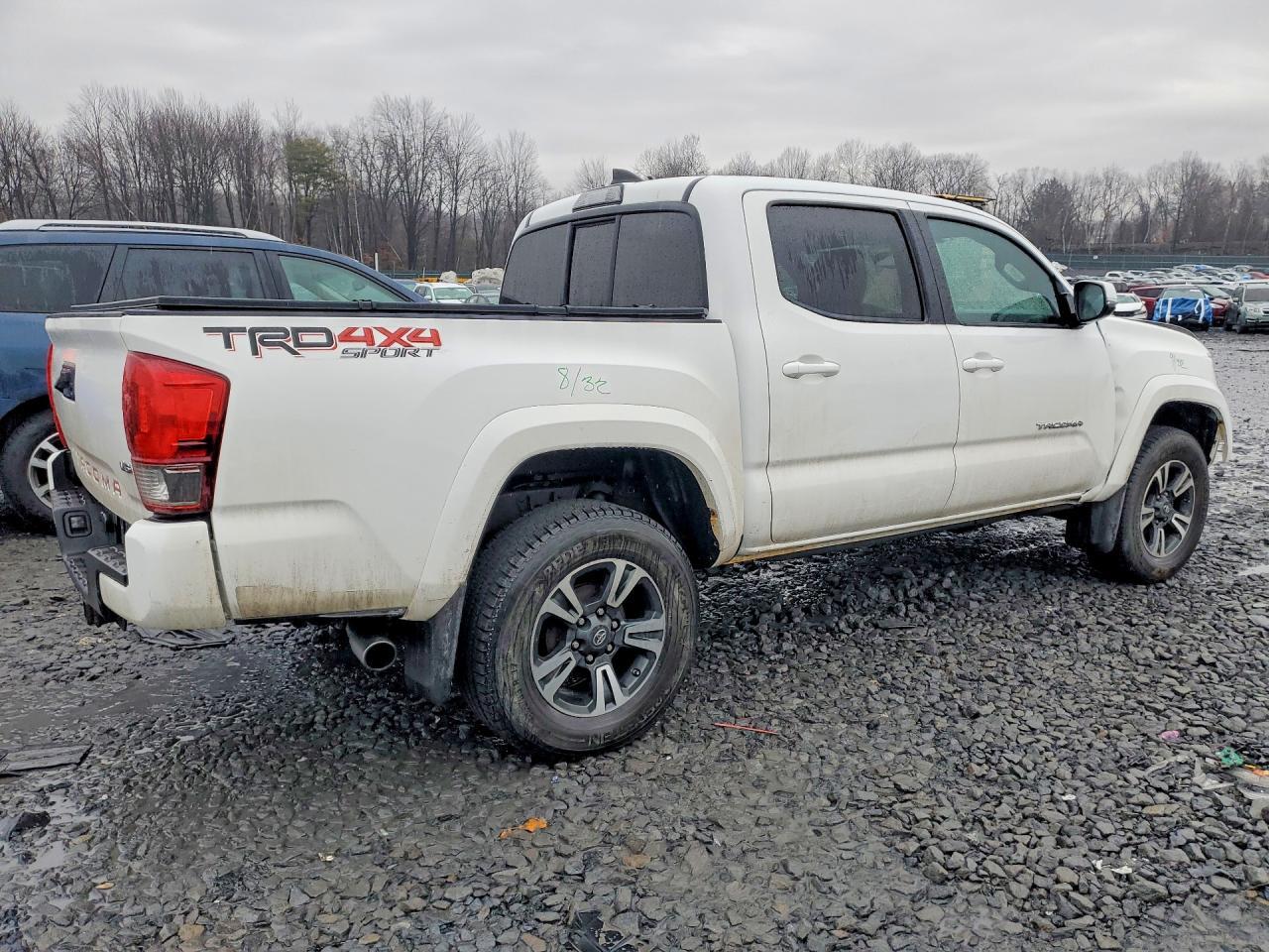 2016 TOYOTA TACOMA